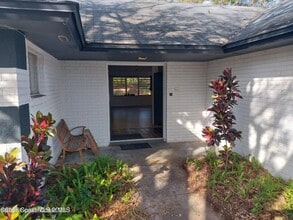 Building Photo - 1610 Carriage Dr