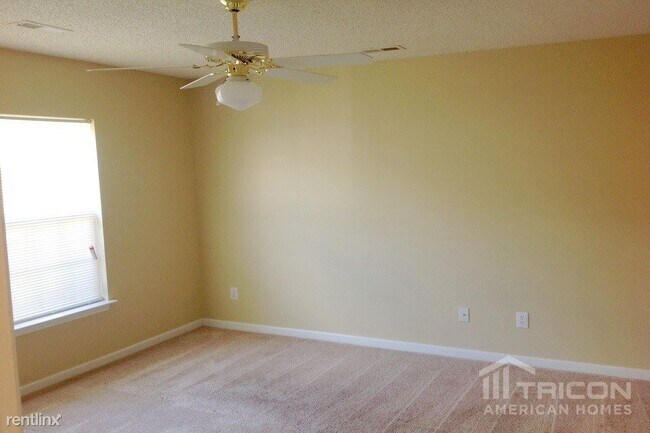 Building Photo - 516 Lightspun Ln
