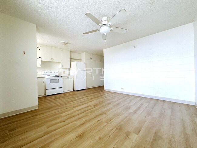 Building Photo - 412 N Kuakini St