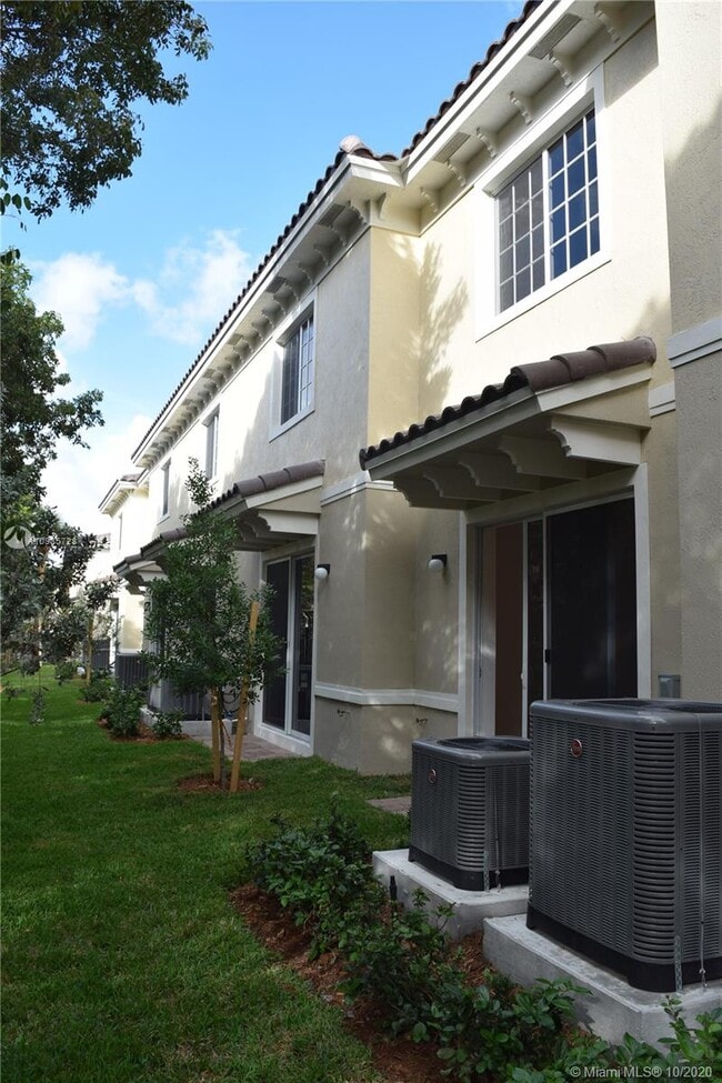 Building Photo - 2764 SW 81st Ter