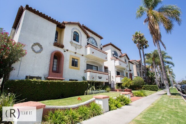 Foto del edificio - Charming 2-Bed, 2-Bath Spanish-Style Condo in Desirable Mar Vista