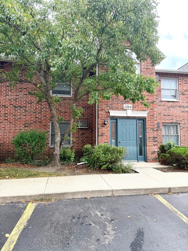 Building Photo - 1384 Cunat Ct
