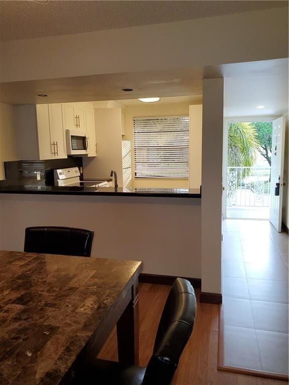 Building Photo - 6061 Balboa Cir