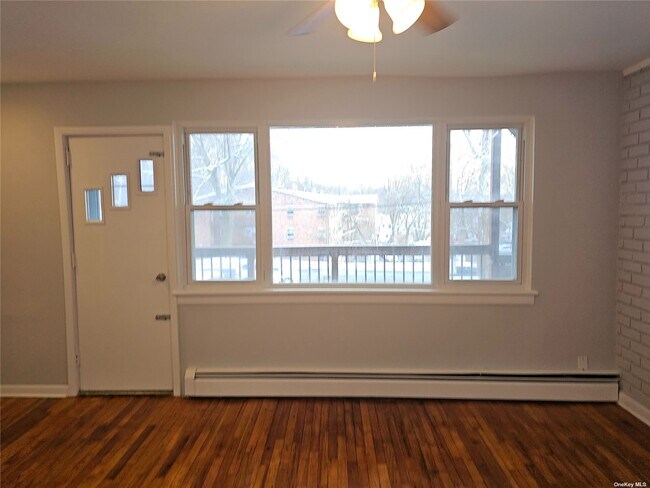 Foto del edificio - 359 Mayflower Ave