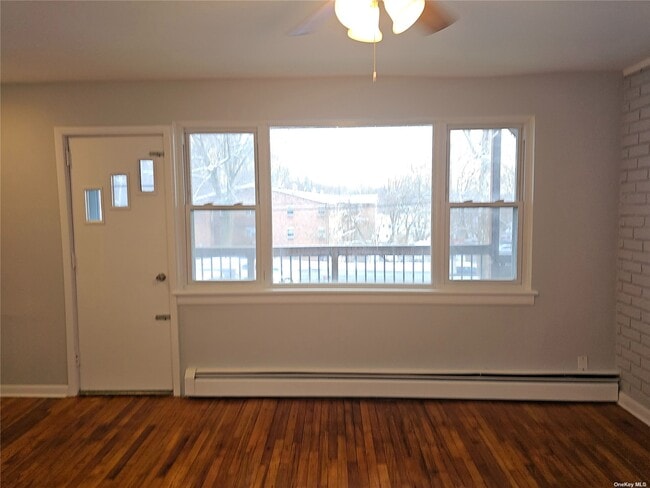 Building Photo - 359 Mayflower Ave