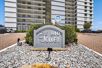 Building Photo - 840 Ocean Dr