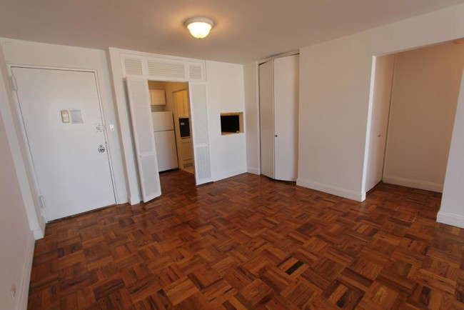 Building Photo - 12510 Queens Blvd