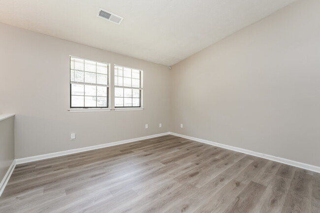 Building Photo - 1073 Cherokee Heights