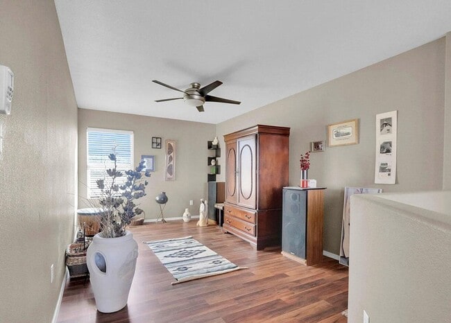Building Photo - Spacious 3/3 close to NASA / WSMR