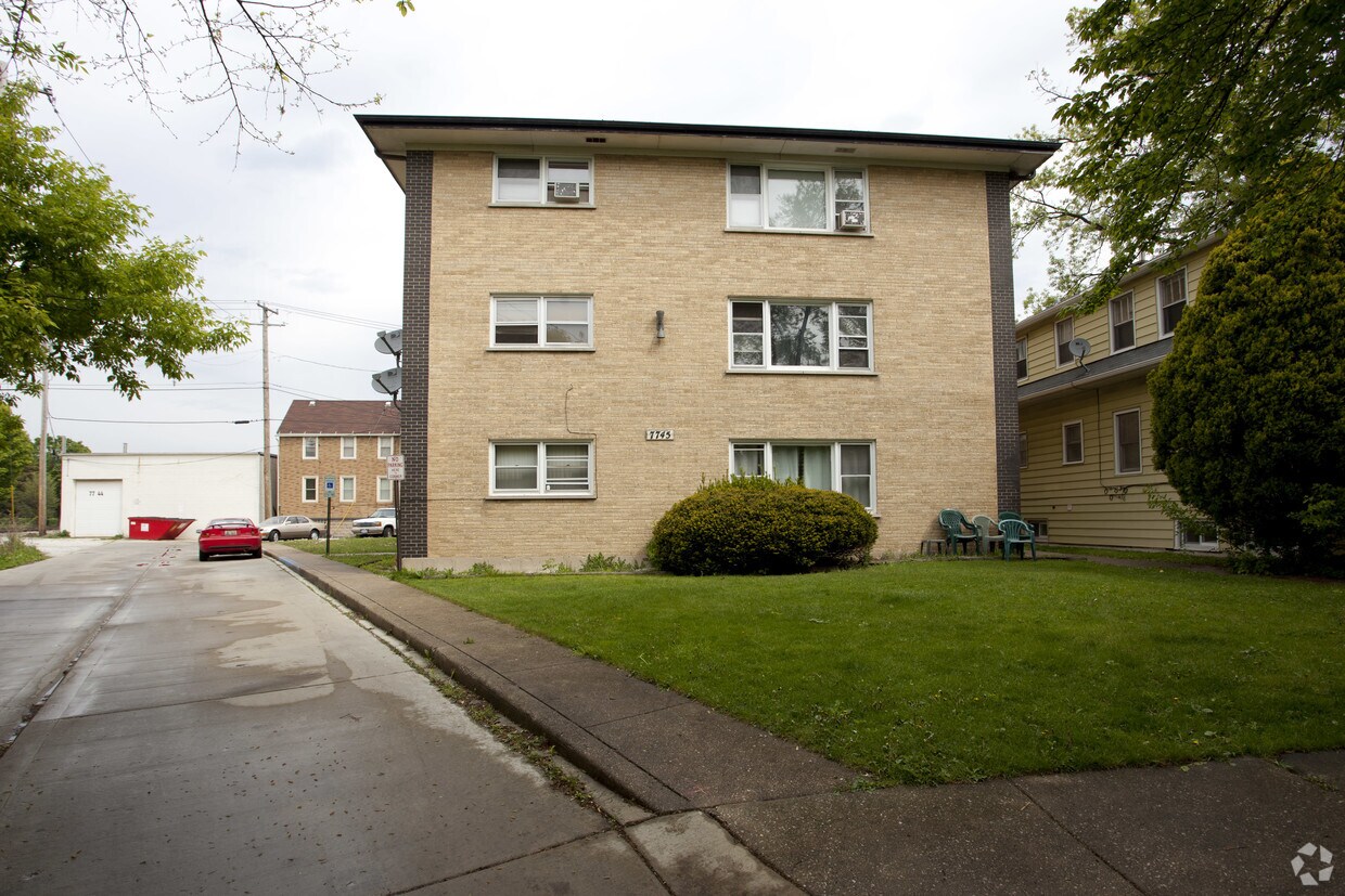 Foto del edificio - 7745 Adams St