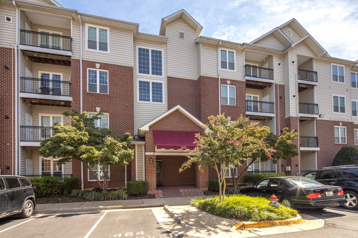 1571 Spring Gate Dr, McLean, VA 22102 Condo for Rent in McLean, VA