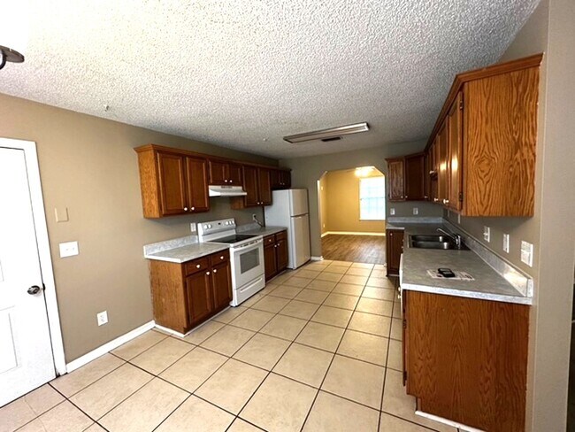 Foto del edificio - Cute 3/2 split bedroom floorplan