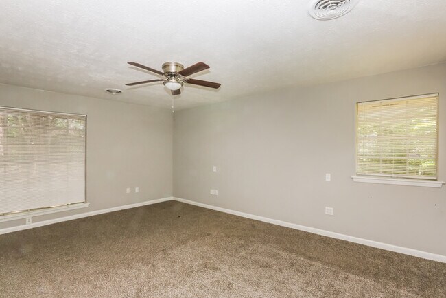 Building Photo - Beautiful Home on Tanglewood