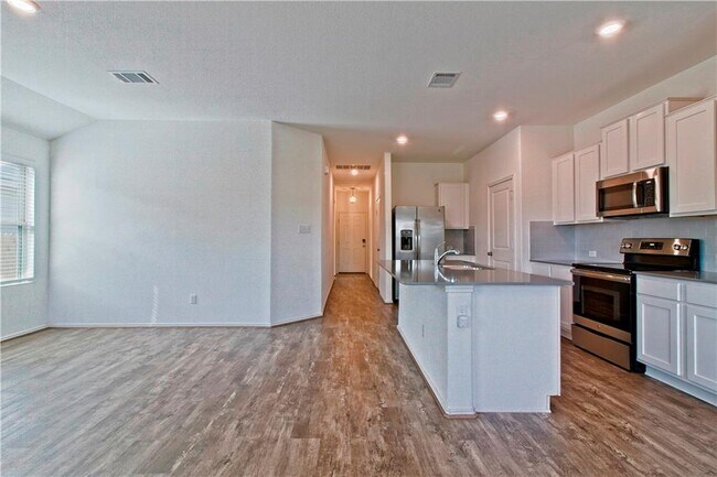 Building Photo - 108 Perseus Pass