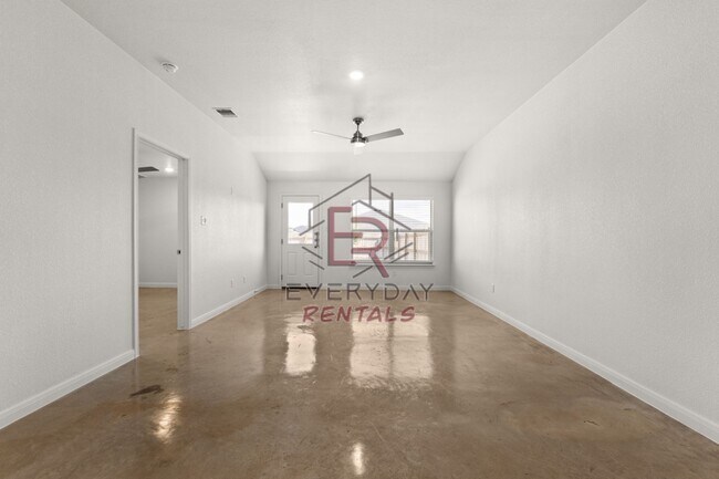 Foto del edificio - 912 Cherry Laurel Ln