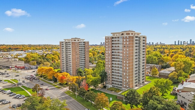 Building Photo - The Windfields Place