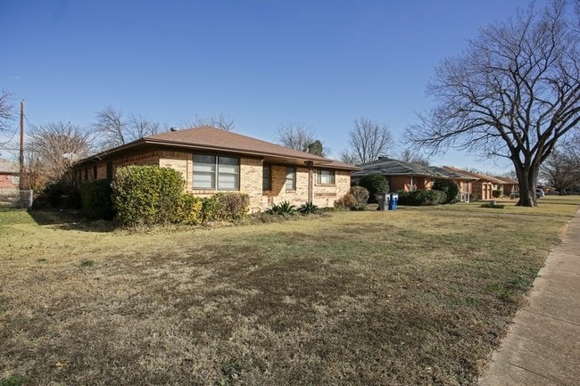 Building Photo - 603 Laurel St