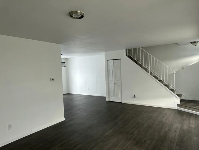 Foto del edificio - 6050 Delaware Dr