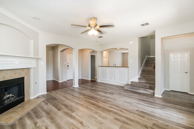 Foto del edificio - 15408 Yarberry Dr