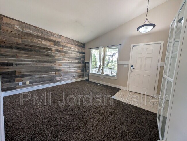 Building Photo - 14392 Dreamfield Dr