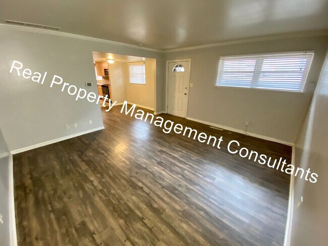 Foto del edificio - Westport Sept Move In Special!