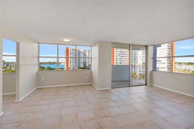 Foto del edificio - 1300 NE Miami Gardens Dr