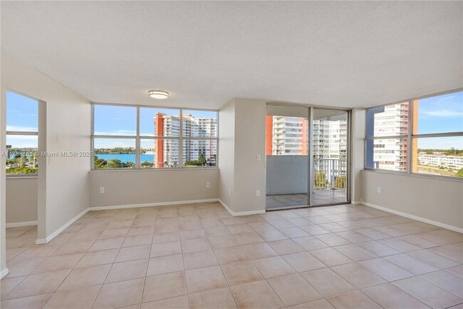 Building Photo - 1300 NE Miami Gardens Dr