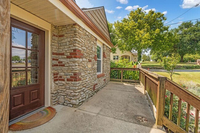 Foto del edificio - Beautiful Inglewood Stone Cottage, just 2 ...