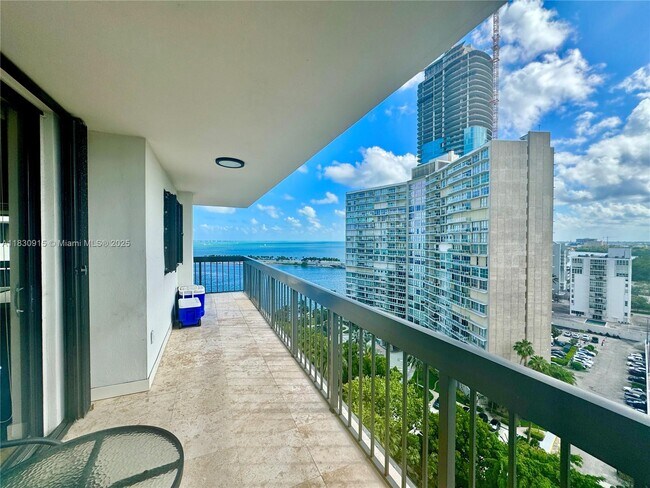 Building Photo - 2333 Brickell Ave