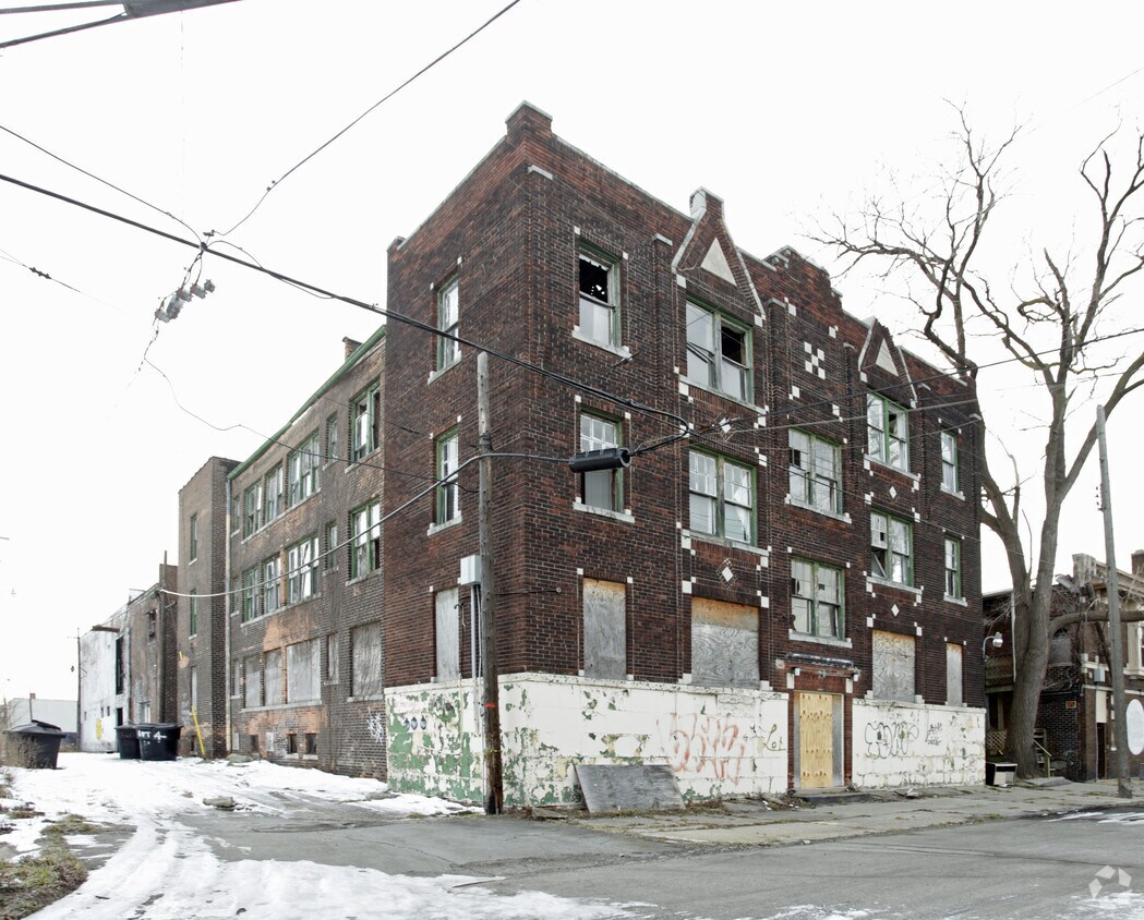 Foto principal - 6420 Sterling St