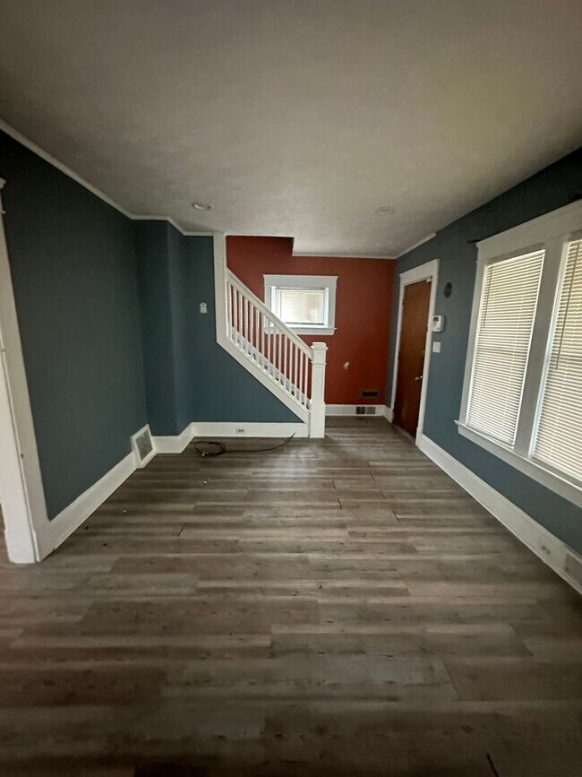 Building Photo - Cleveland East Side Single Home