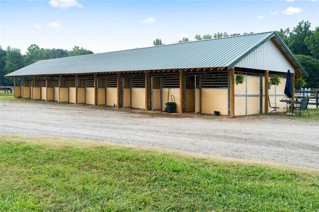 Building Photo - 1220 Villa Rica Way SW