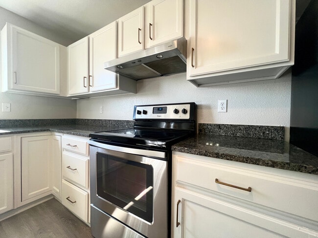 Building Photo - 3903 Smoke Tree Dr