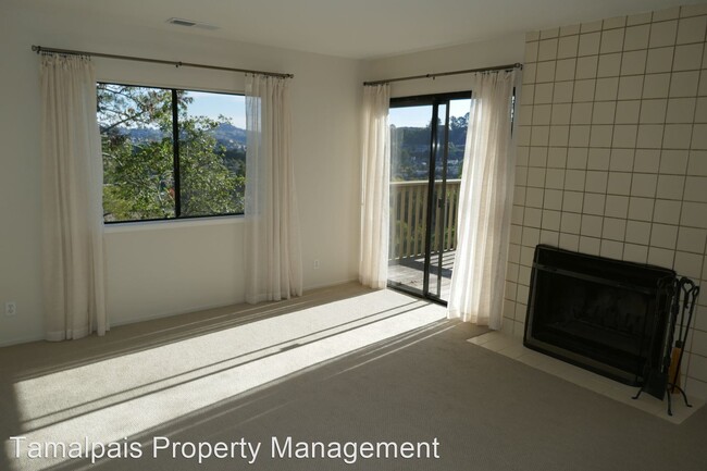 Building Photo - 3 br, 2.5 bath House - 25 Thoreau Circle