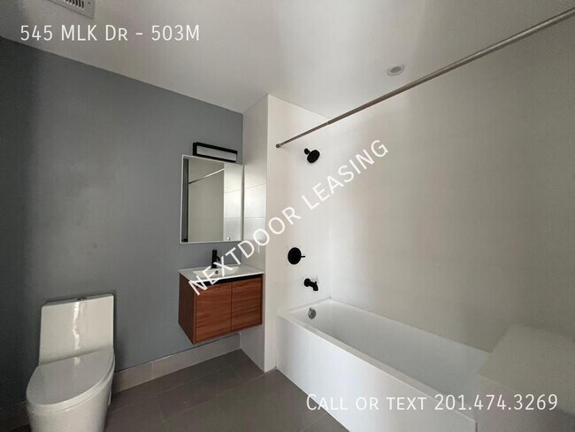 Foto del edificio - 545 M.L.K. Drive