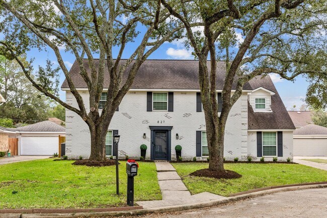 Foto del edificio - 827 Thicket Ln