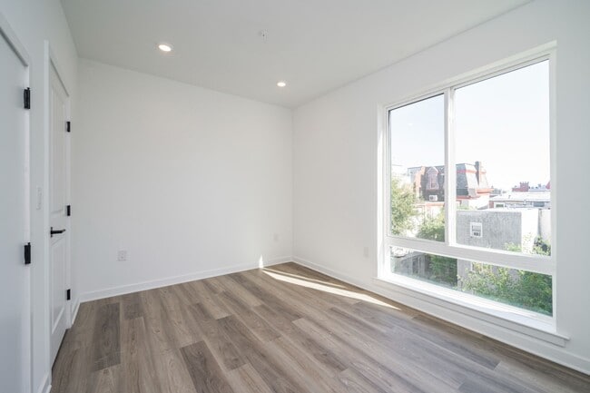 Foto del edificio - 1514 Master St