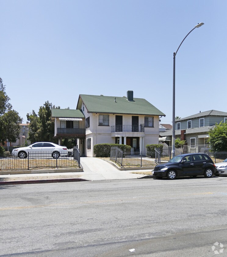 Building Photo - 253 S Hoover St