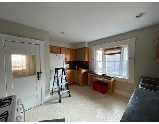 Building Photo - 66 Boylston St