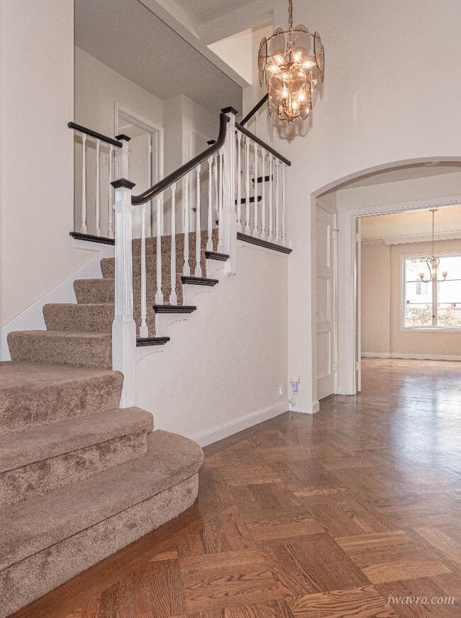 Building Photo - 145 Broadmoor Dr