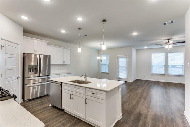Building Photo - 5432 Wedge Wood Dr