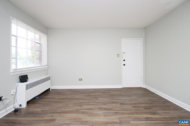 Building Photo - 32 University Cir