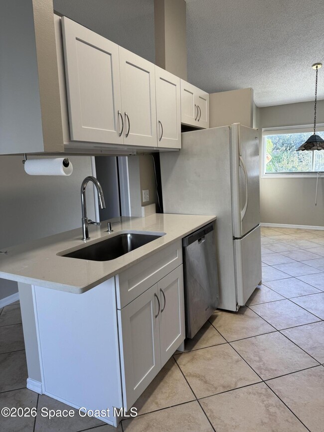 Foto del edificio - 118 Beach Park Ln