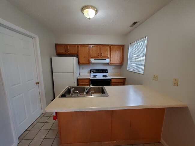 Kitchen - 2466 County Road 411