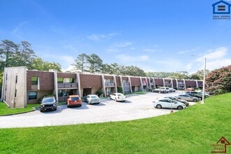 Building Photo - 915 S Seminole Dr