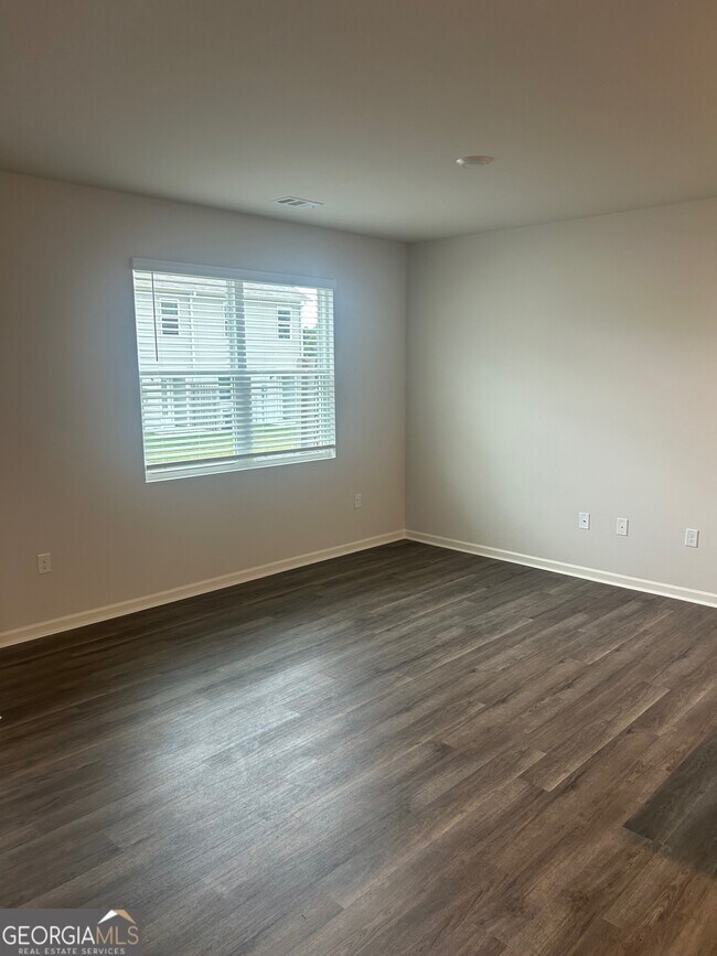 Foto del edificio - 1005 N 2nd Ave NW