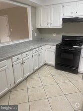 Building Photo - 125 Clubhouse Dr SW