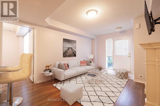 Photo du bâtiment - 2275 Bur Oak Ave