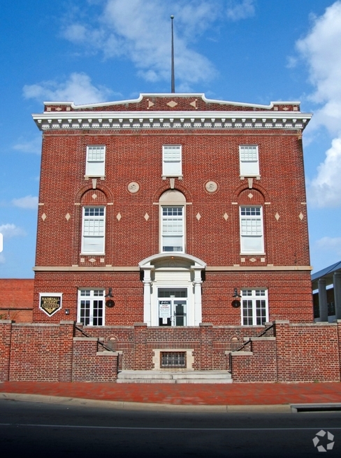 Building Photo - Marshall Street Apartments