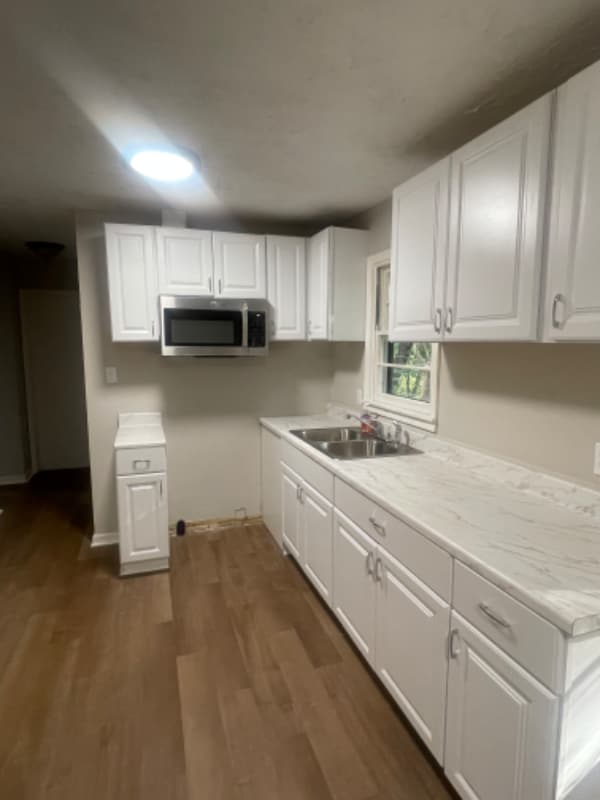 Building Photo - 66 Spring St W